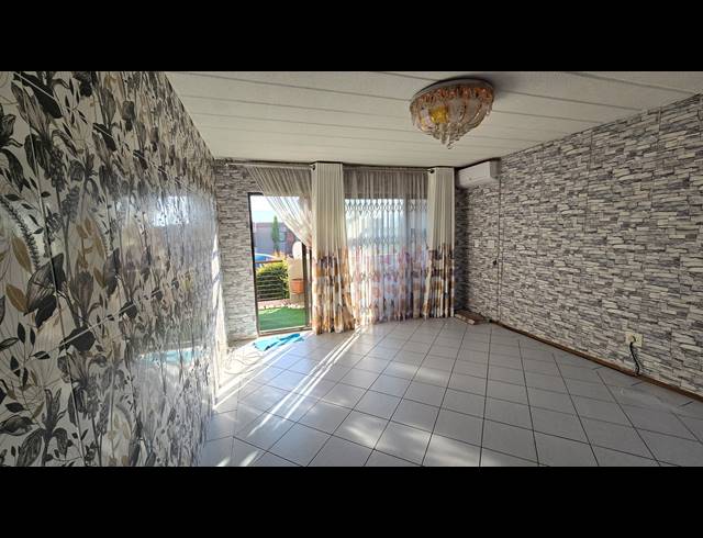 2 BEDROOM SECTIONAL TITLE FOR SALE IN GLENVISTA